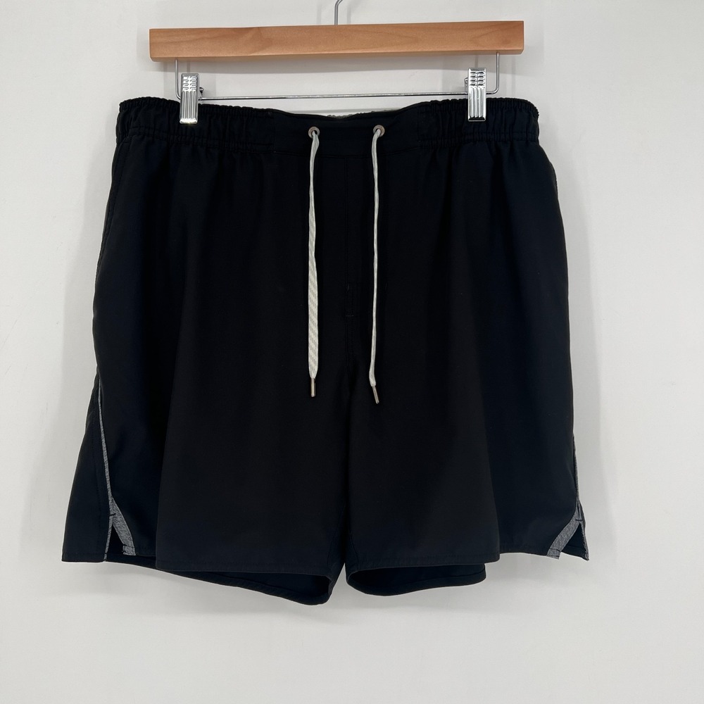 Vuori Trail Short Mens XL Black Athleisure Workout Gym Running Sports